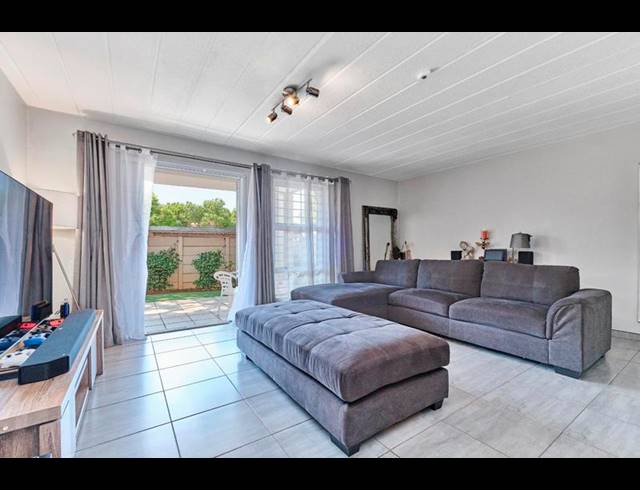 2 BEDROOM APARTMENT FOR SALE IN RIVONIA